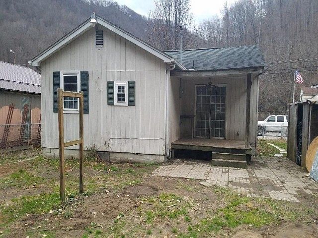 2nd image of 661 McKinley St