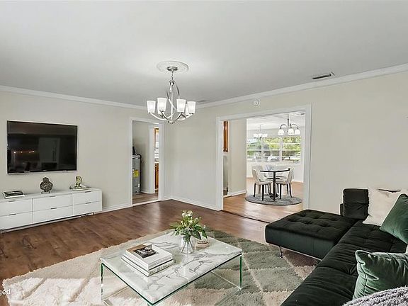 3rd image of 1050 PINE AVENUE