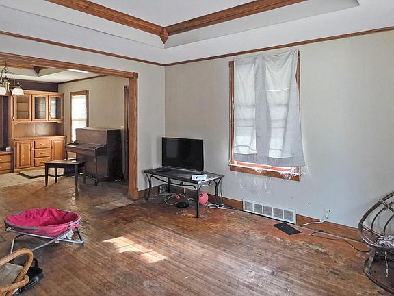 2nd image of 210 Delaware Ave
