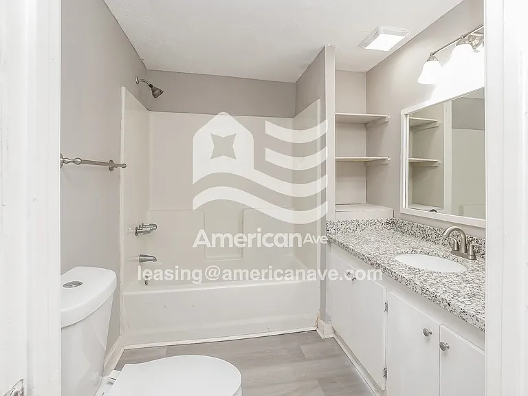 1428648_011_bathroom_12.jpg