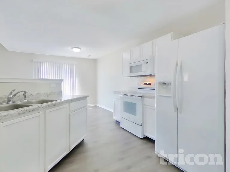 4518 Redcliff South Ln — Photo 5