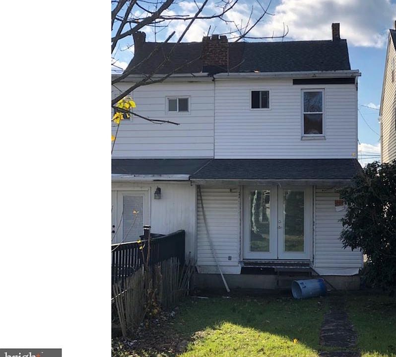 2nd image of 233 S Spencer St