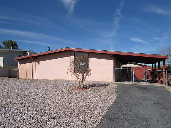 2nd image of 124 S Avenue A
