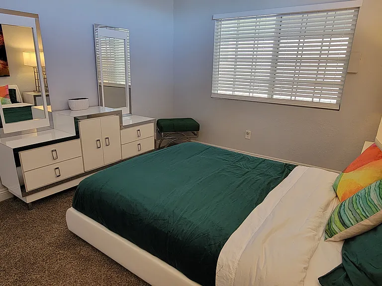 3327 Seminole Cir — Photo 30