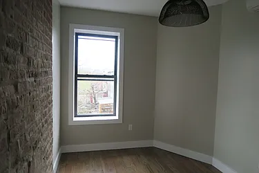 Rented by Lucky Apt Inc