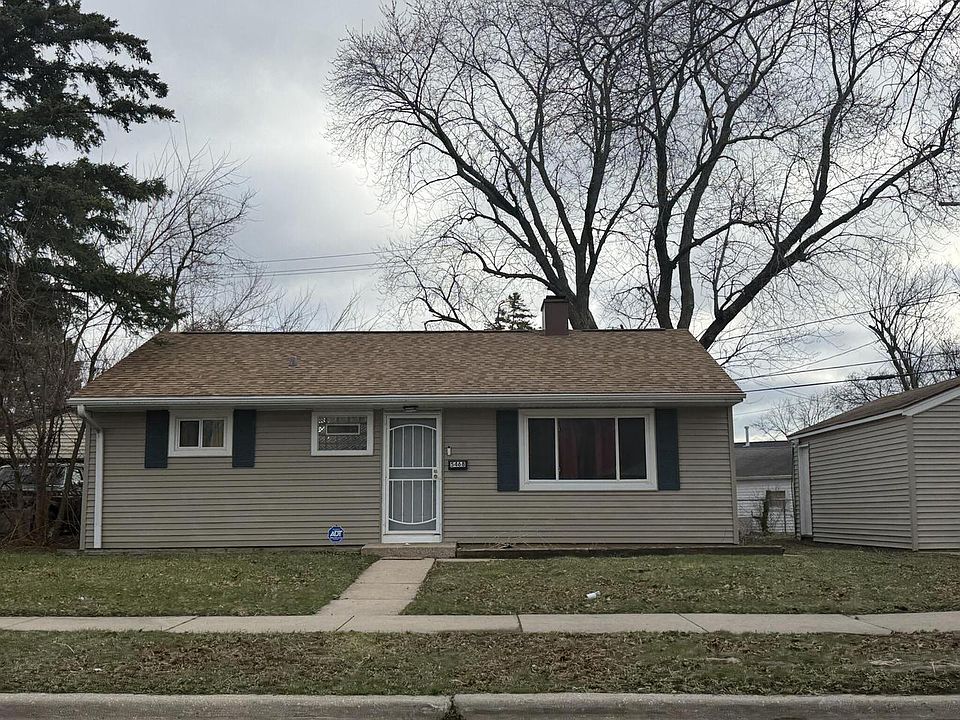 2nd image of 5468 North STRATHMORE AVENUE