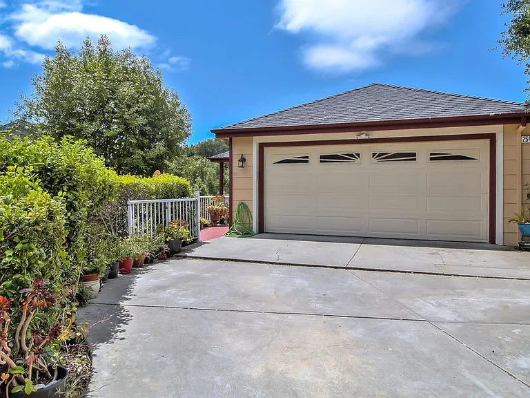25472 Modoc Ct — Photo 39