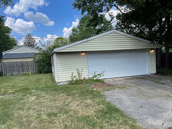 2nd image of 8 Goya Ct