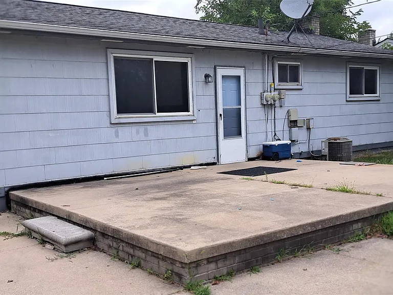 30525 Cherry Ave — Photo 3