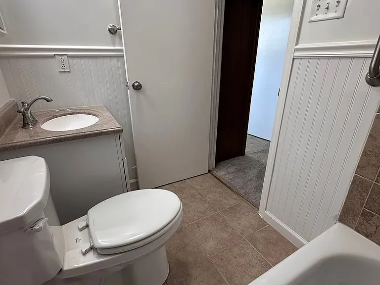 122 E Roosevelt Ave — Photo 23