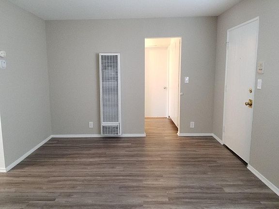 2nd image of 4862 W 118th Pl