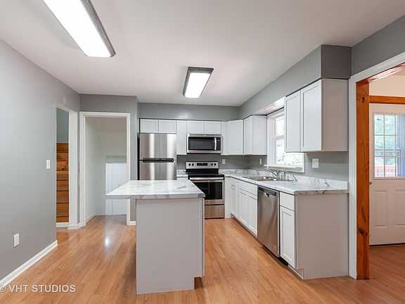 3rd image of 17820 W Iroquois Dr