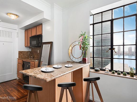 2nd image of 45 Tudor City Pl APT 921