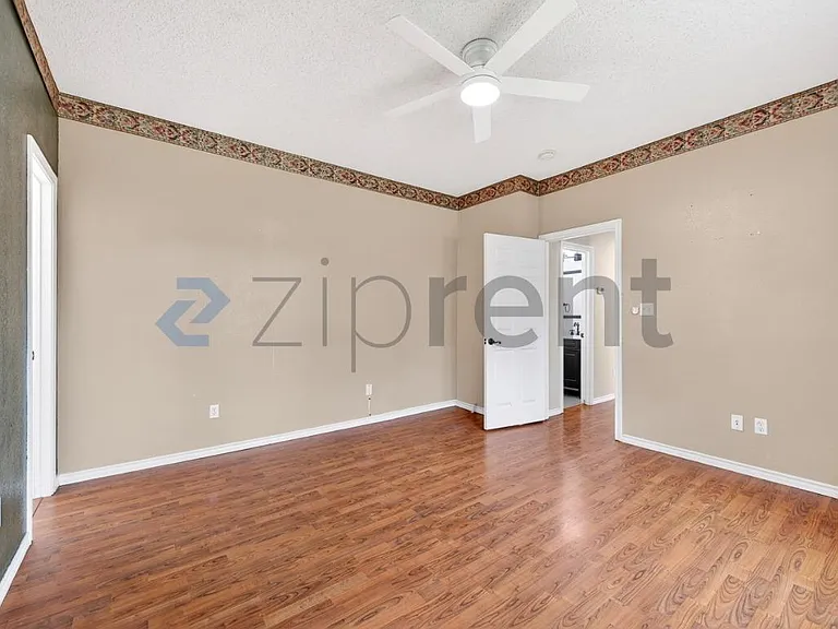 7011 Cottonwood Cir — Photo 17