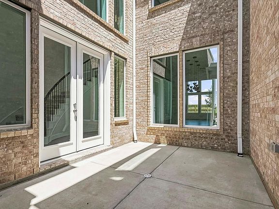 2nd image of 8607 Blue Grotto Ln