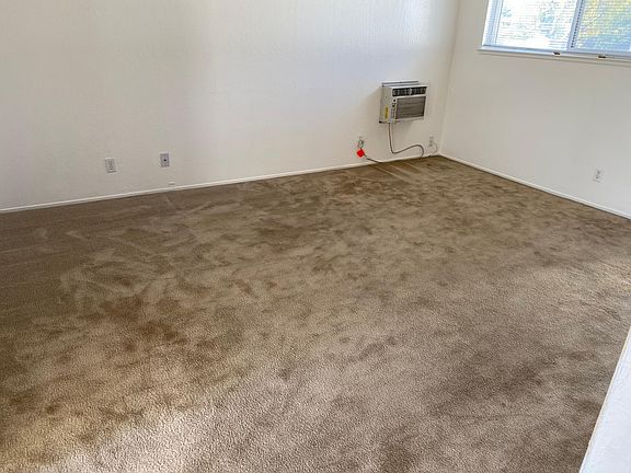 5th image of 991 Wren Dr Unit 3
