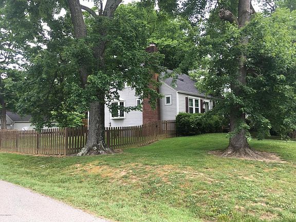 3rd image of 2229 Bradford Dr