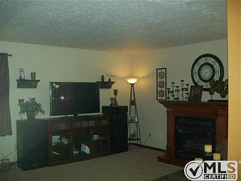 4th image of 377 Western Dr