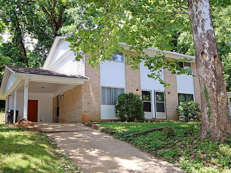 2305 N Berkshire Rd #A — Photo 2