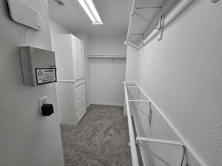 9805 Cliffside Dr — Photo 33