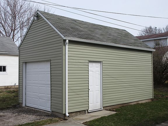 2nd image of 1411 8th Ave W