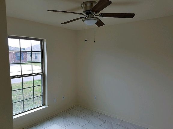 4th image of 145 Sagewood Dr
