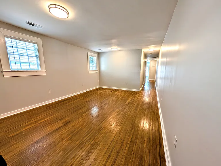 199 Lowry St NE — Photo 3