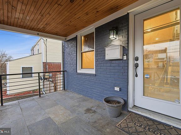 2nd image of 5205 Jay St NE