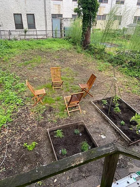 3 bed, 1300 sqft, $2,200 — Photo 4