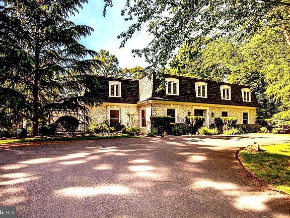 3rd image of 11501 Skipwith Ln