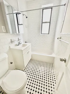Rented by Bohemia Realty Group | media 11