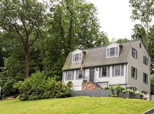 8 Solitaire Dr, Haverhill, MA 01830