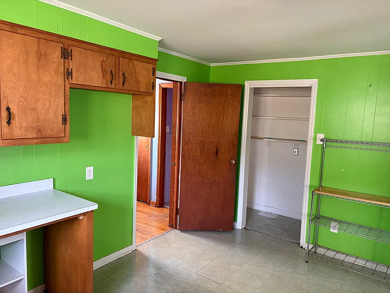 308 N 1st St — Photo 13