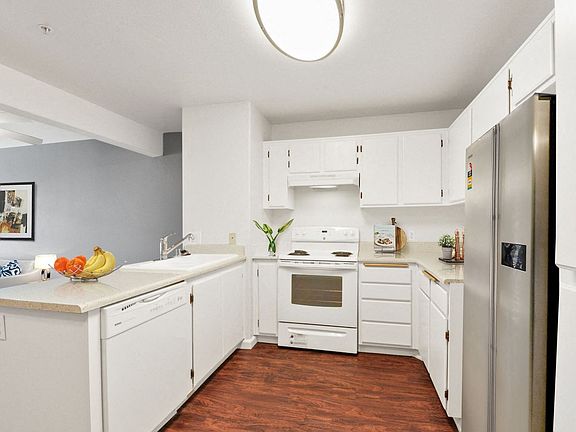 4th image of 1112 N Bradford Ave #204