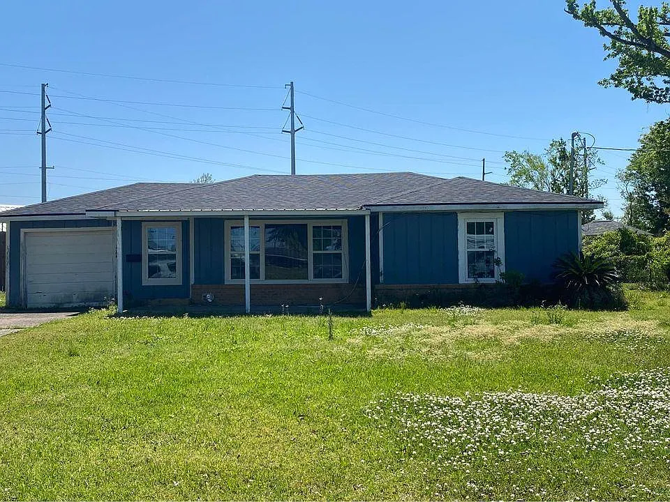 1306 Continental Blvd — Photo 1