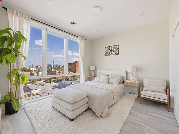 2nd image of 10 Lincoln St #3C