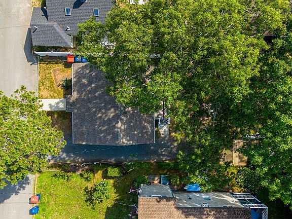 5th image of 6 Pinehurst Dr