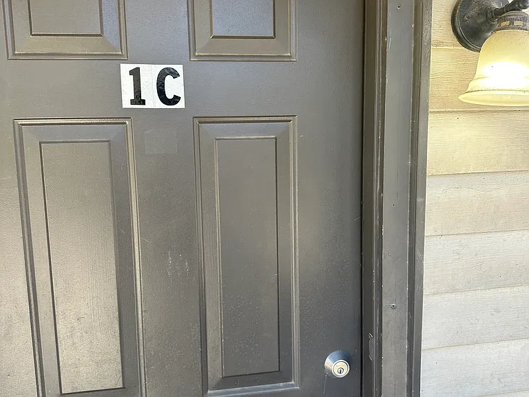 1000 W Lee Rd #B — Photo 6