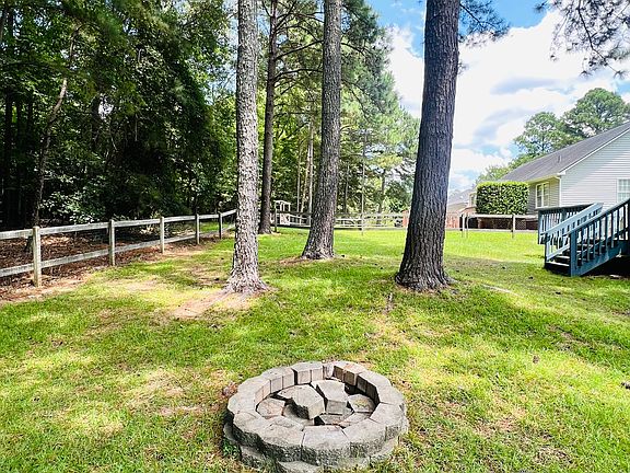 5th image of 651 Chelsea Dr