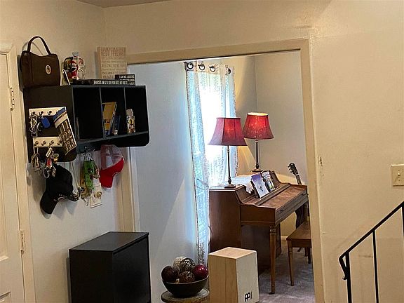 4th image of 93 Bel Aire Dr