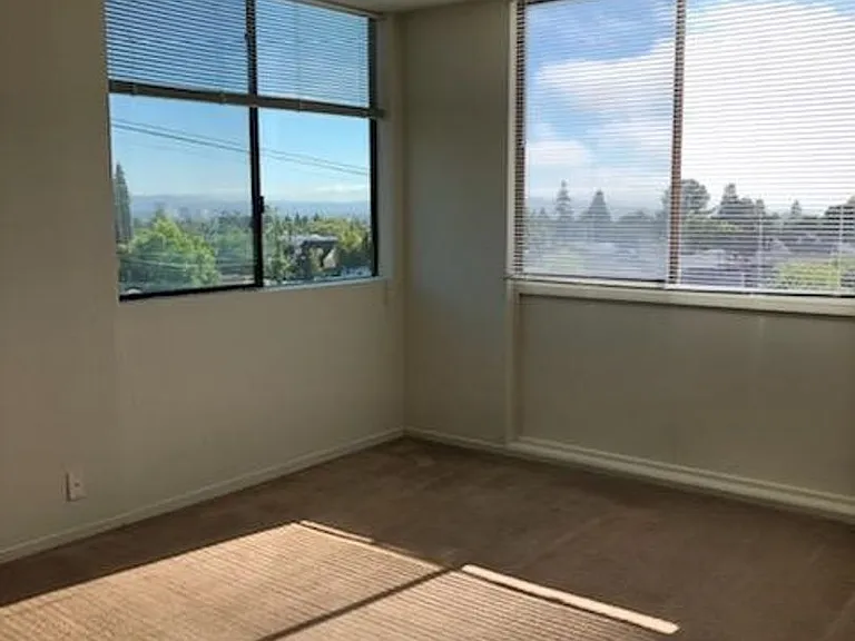 1550 Walnut St #10 — Photo 24