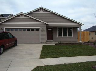 1466 Clearsprings Dr, Medford, OR 97501