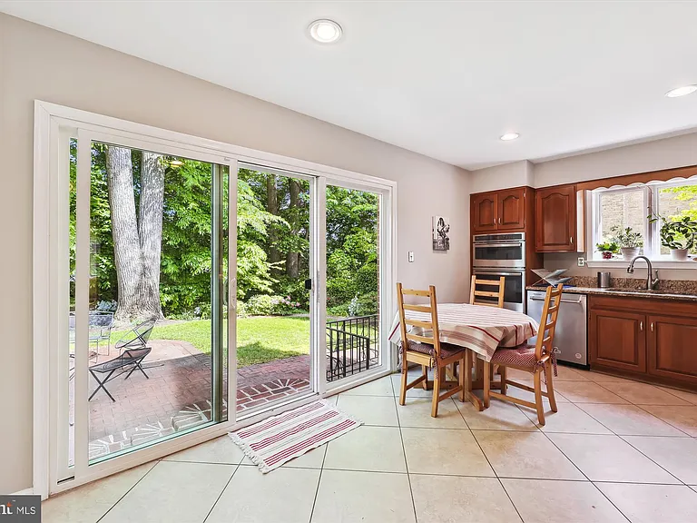 6324 Lenox Rd — Photo 17