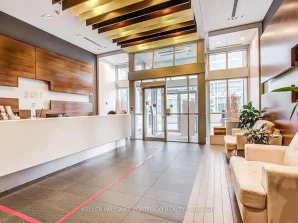 70 Town Centre Ct #806, Toronto, ON M1P 0B2