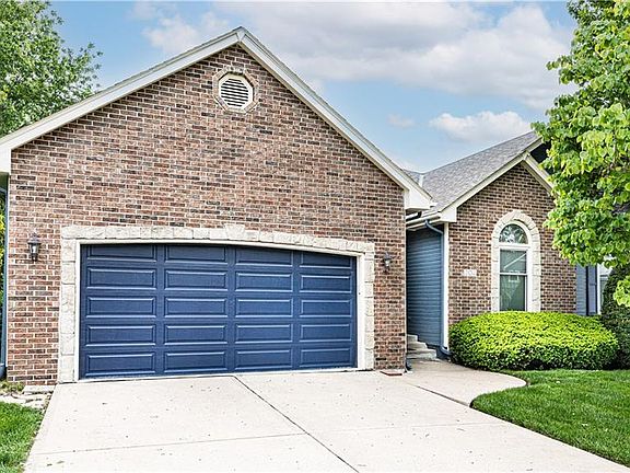 2nd image of 204 SE Carolina Dr
