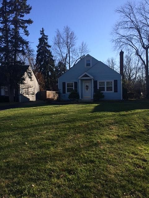 1st image of 433 Canyon Dr S