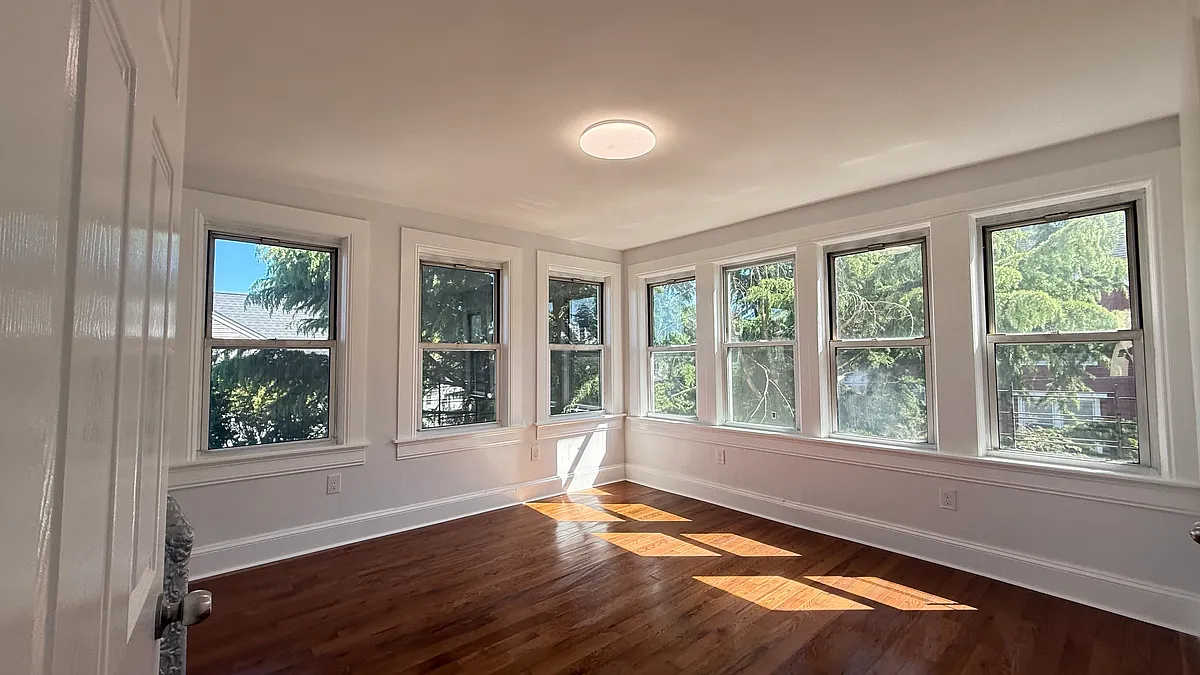 Building Photo - 197 Heberton Ave #2