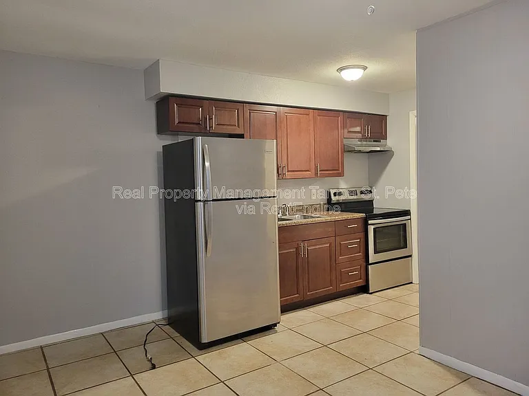 402 W Amelia Ave #C — Photo 5