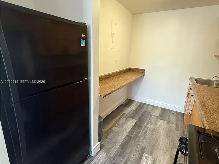 7720 Byron Ave #4 — Photo 7