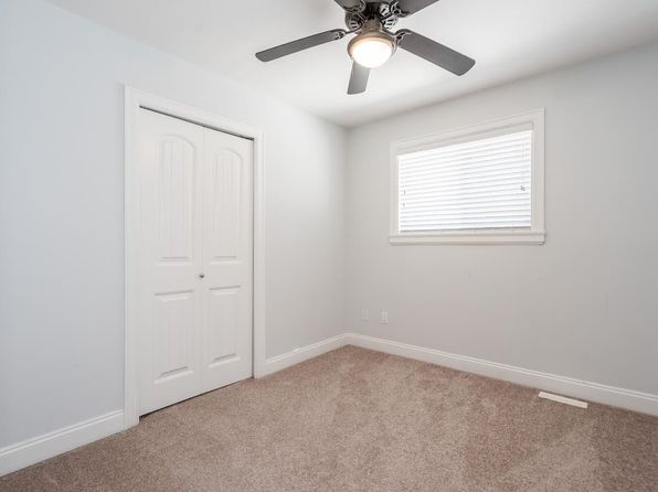 4 bedroom rental in Surrey — photo 20